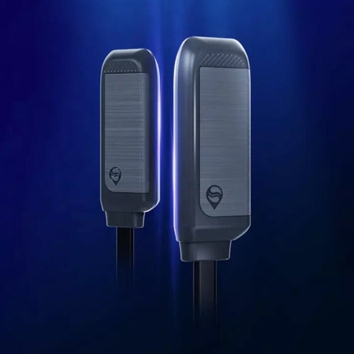 Deux appareils électroniques noirs avec câbles, Tracker GPS Voiture Moto
