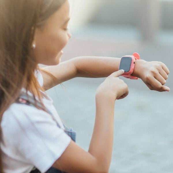 Carte sim pour montre GPS enfant : quel forfait choisir ?